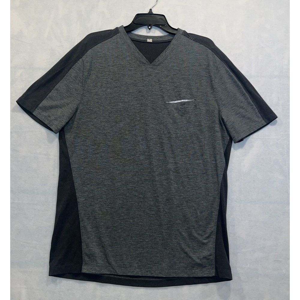 Lululemon T Shirt Mens XL Extra‎ Large Gray V Neck Short Sleeve Chest Pocket Gym